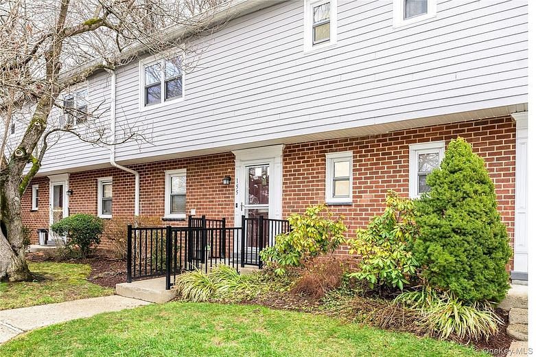 155 Charter Circle #155