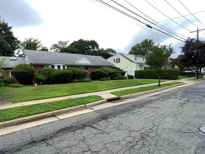 155 Fairview Blvd