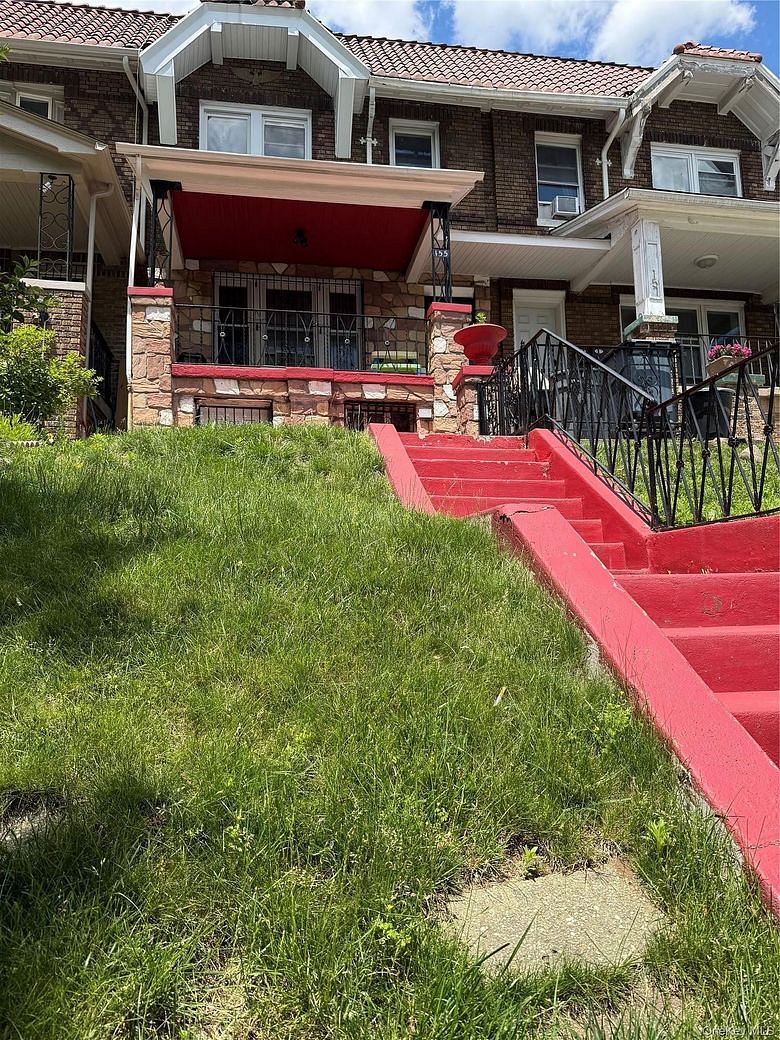 155 Sunnyside Avenue