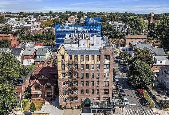 15517 Sanford Avenue #2E