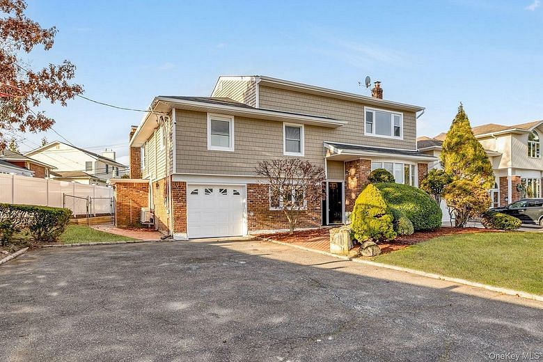 1554 Holiday Park Drive