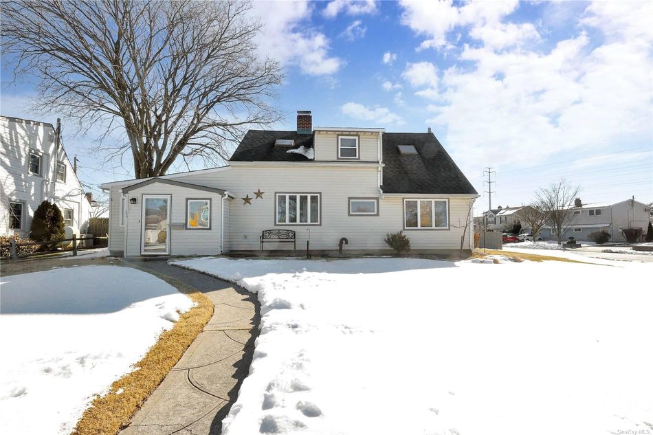 Image 1 of 24 for 156 Meridian Road in Long Island, Levittown, NY, 11756