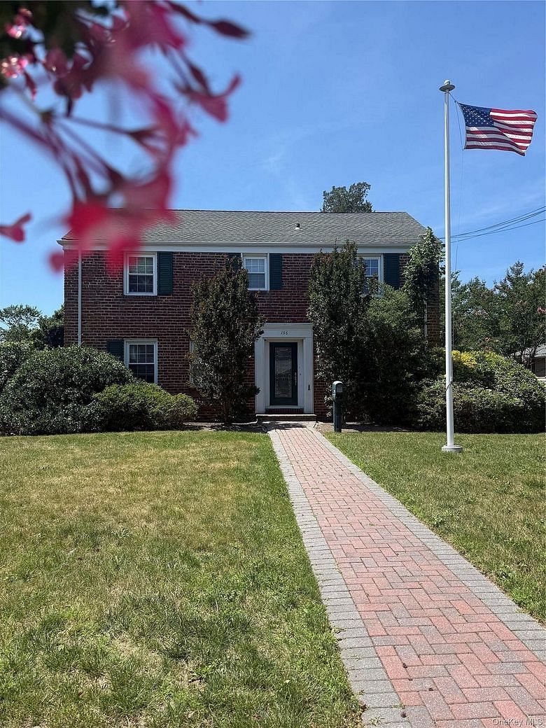 156 N Ocean Avenue