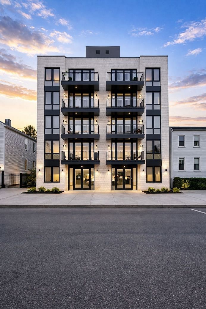 156 Somers Street #2A