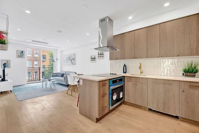 156 Tompkins Avenue #2A