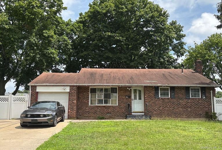 1563 Baldwin Boulevard