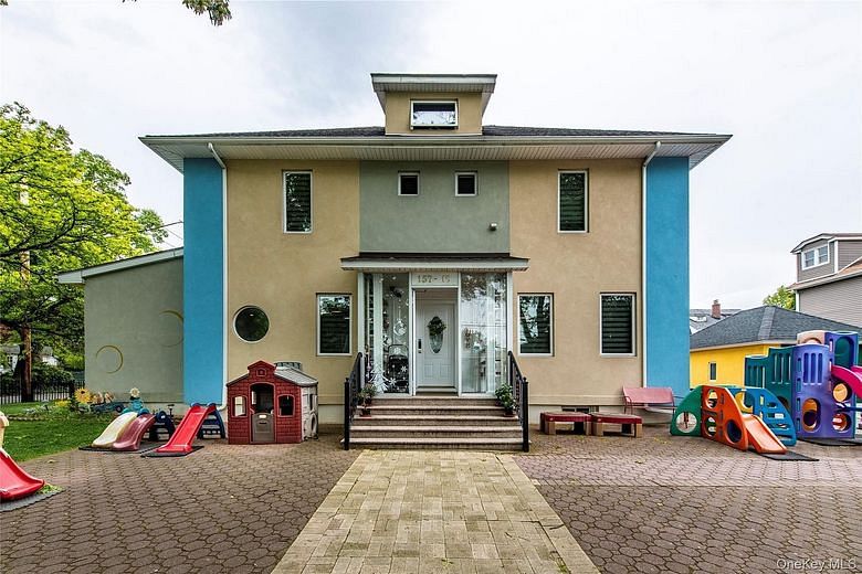 157-15 Oak Avenue
