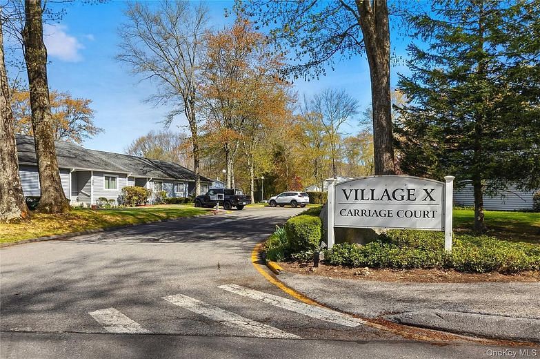 157 Carriage Court #E