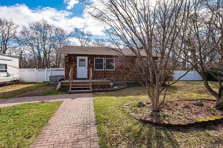 157 Hawthorne Street