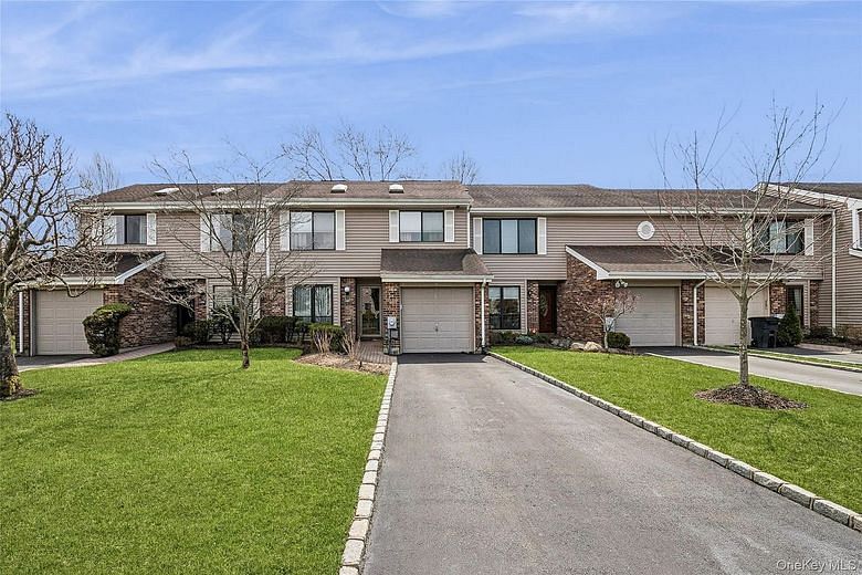 157 Hidden Ponds Circle