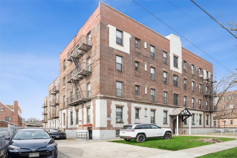 158-16 Sanford Avenue