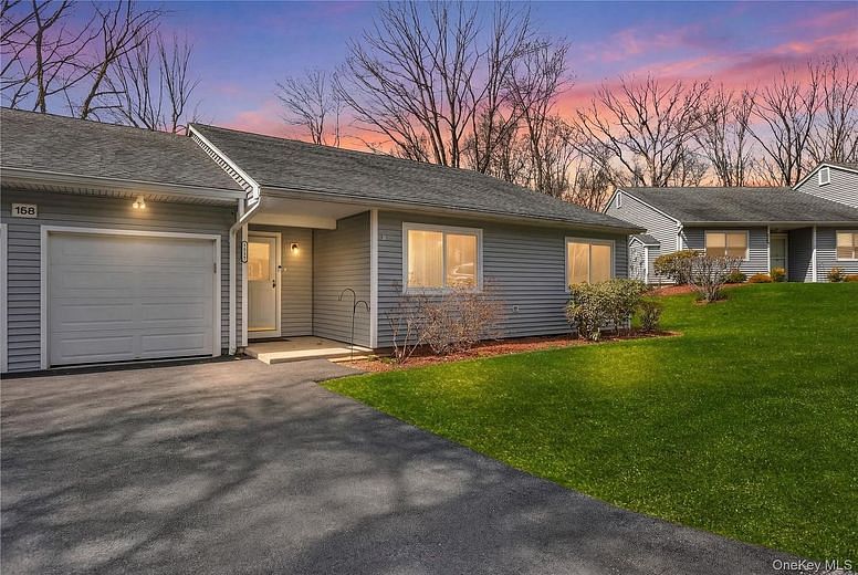 158 Carriage Court #B