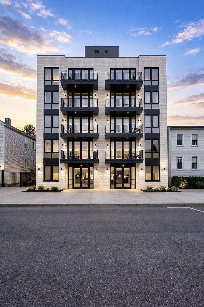 158 Somers Street #2A