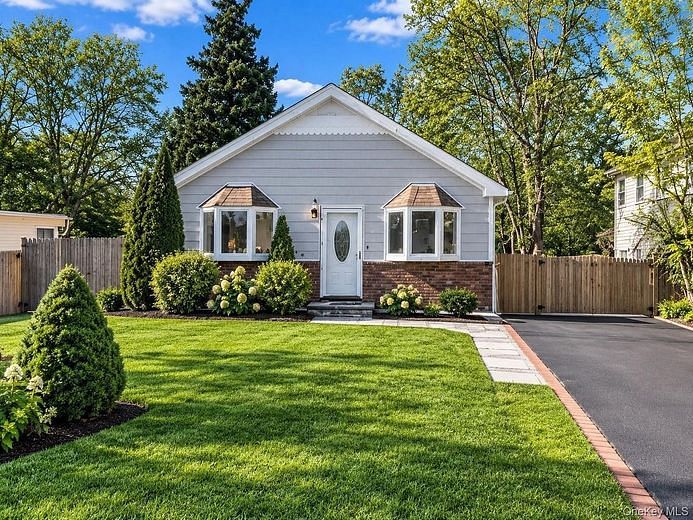 158 William Floyd Parkway