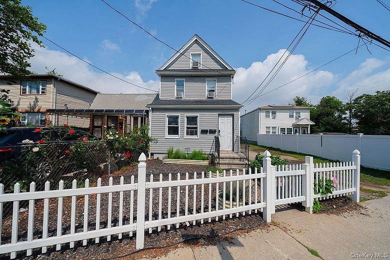 15813 Linden Boulevard