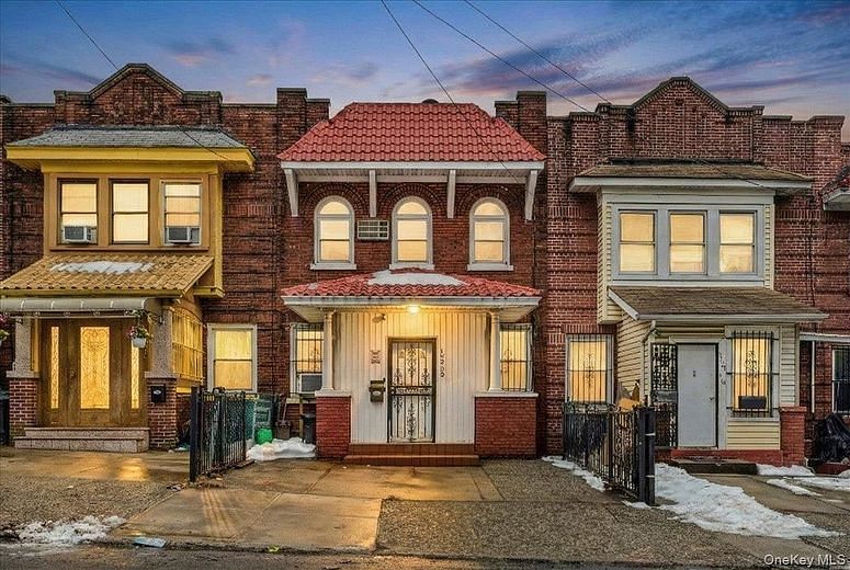 159-20 Highland Avenue