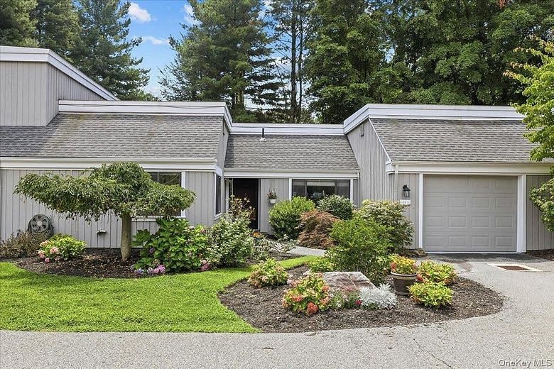 159 Heritage Hills #B
