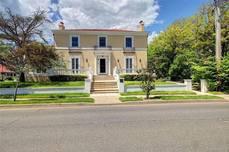 159 Magnolia Boulevard