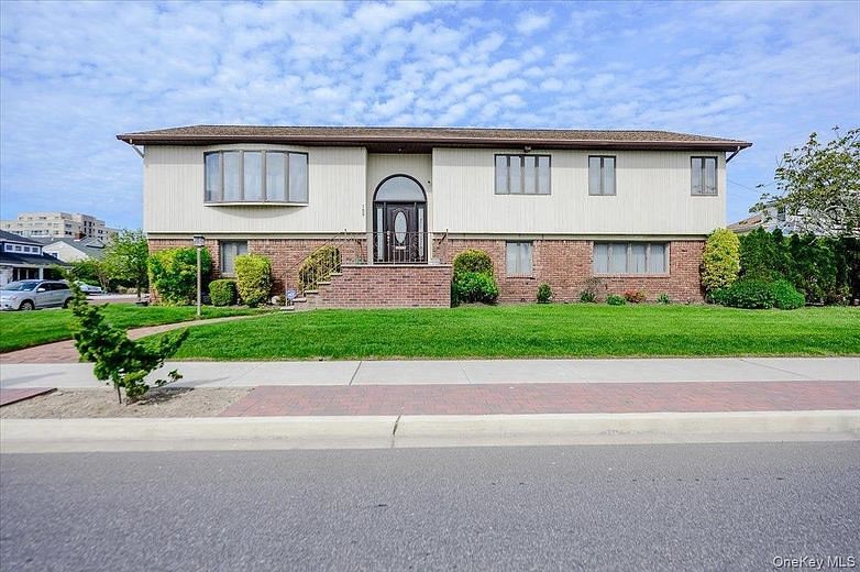 159 National Boulevard