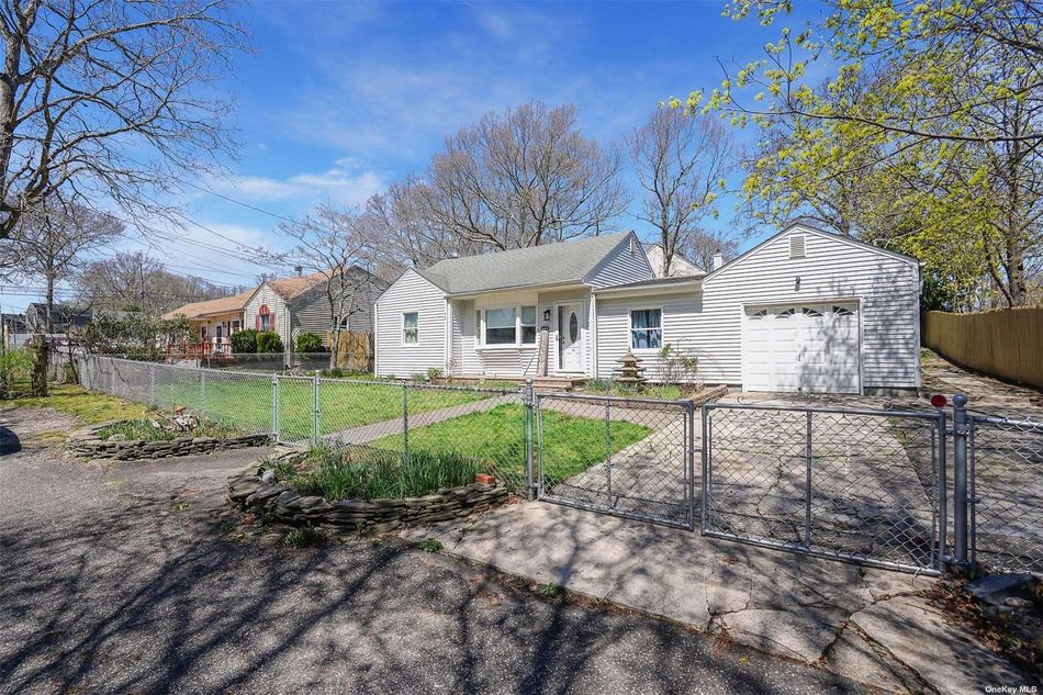 Image 1 of 21 for 159 Ohls Street in Long Island, Patchogue, NY, 11772