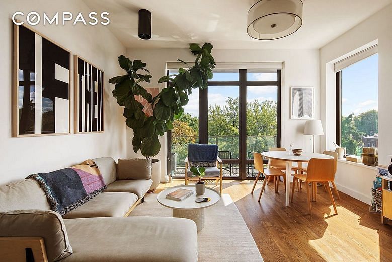 159 Tompkins Avenue #5B