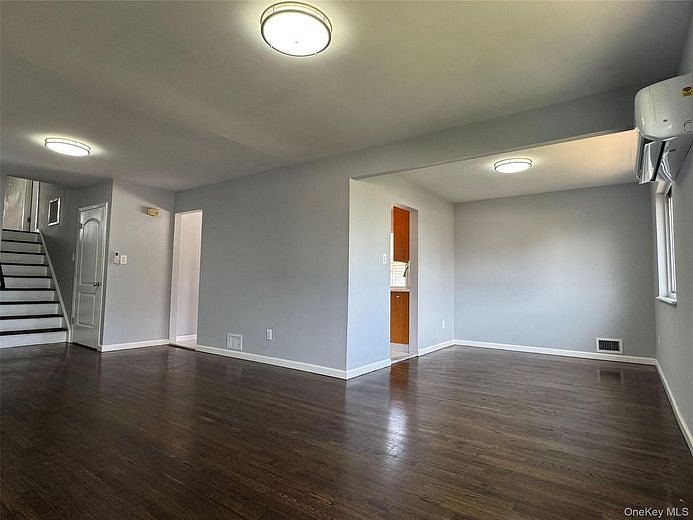 16-33 Bell Boulevard