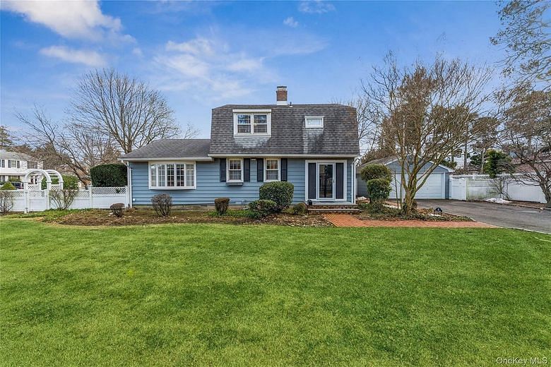 16 8th Street Carle Place Road