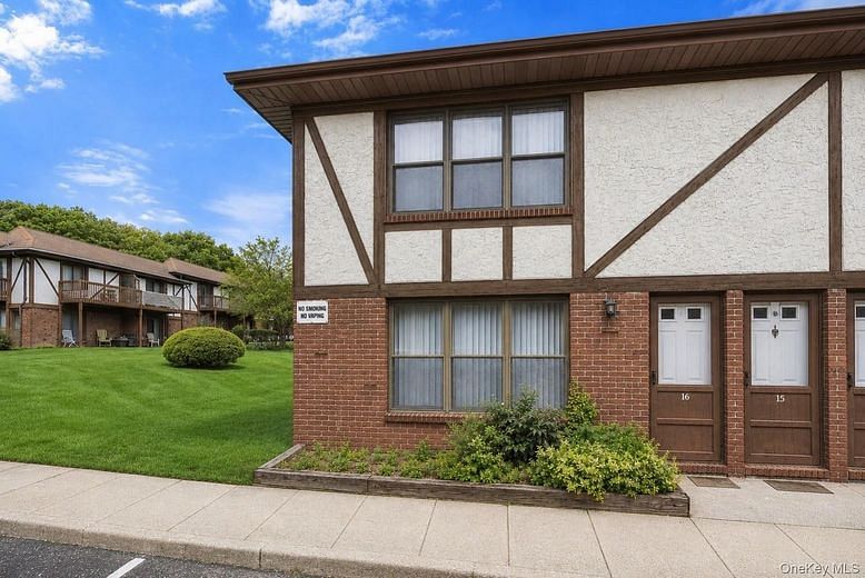 16 Bailey Court #16
