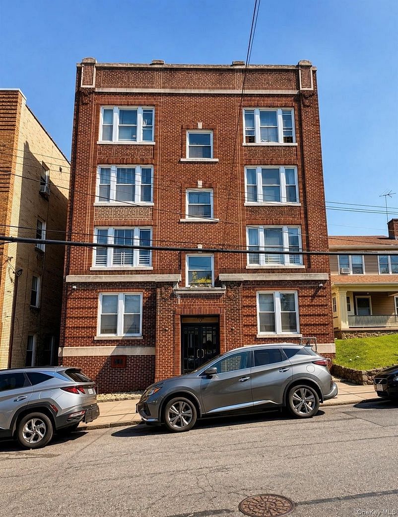 16 Bayley Avenue #16 (Ground
