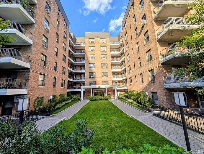16 Broadway N #1C