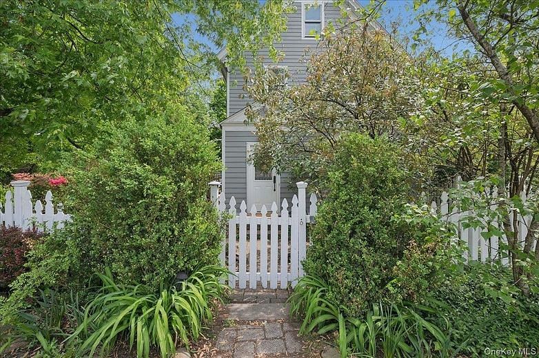 16 Cedar Street