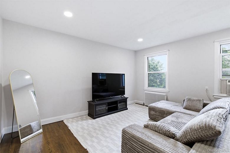 16 Edwards Street #3F