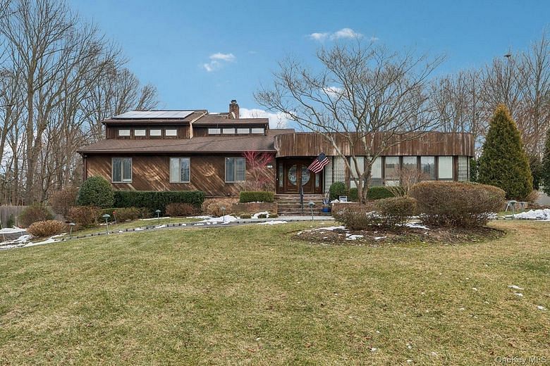 16 Fox Hollow Ridings Road