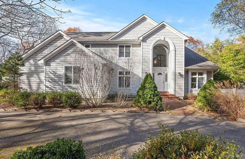 16 Georgica Woods Lane