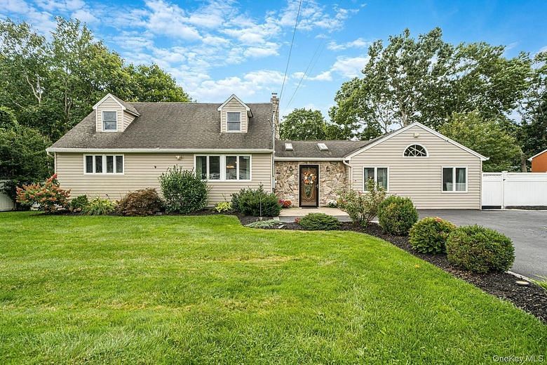 16 Happy Acres Drive