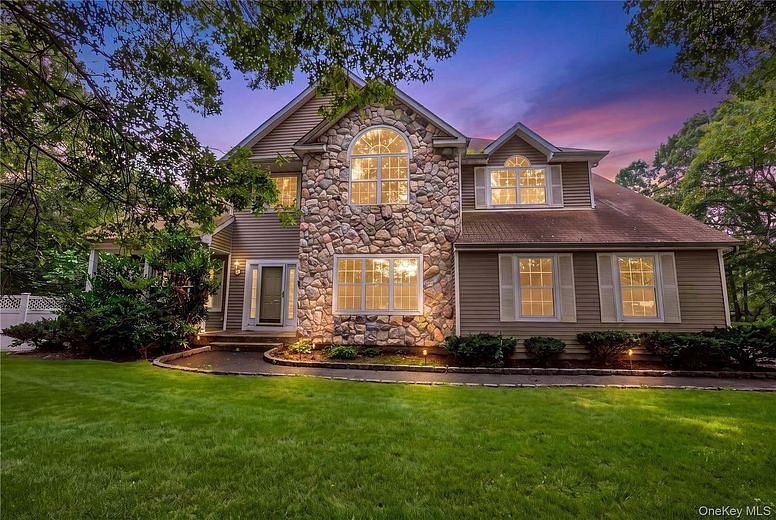 16 Jacobsen Court