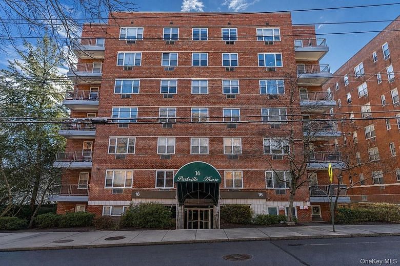 16 Lake Street #6G