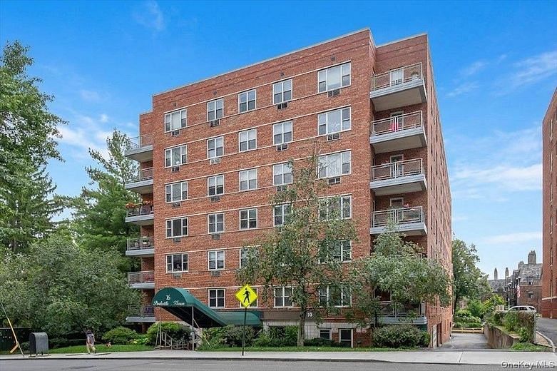 16 Lake Street #7K