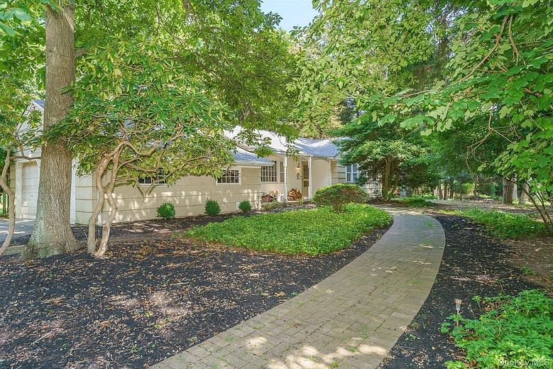 16 Landing Meadow Road
