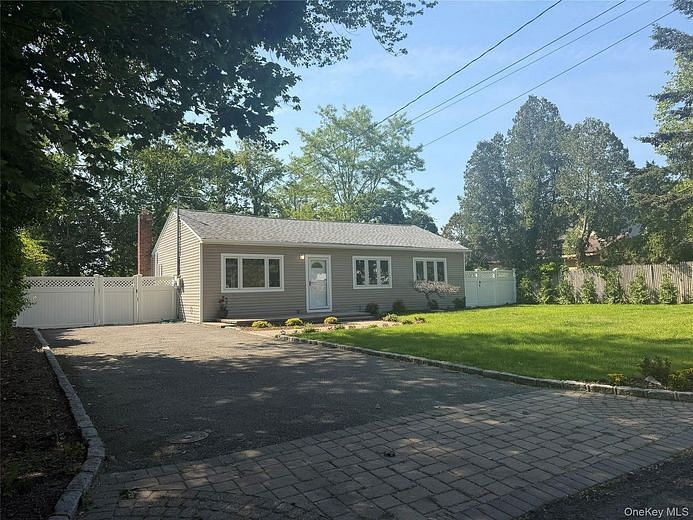 16 Lincoln Drive