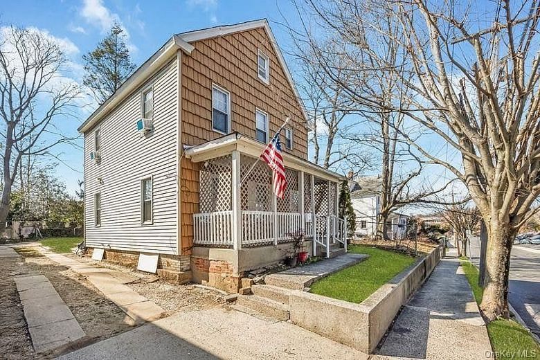 16 Mackey Avenue