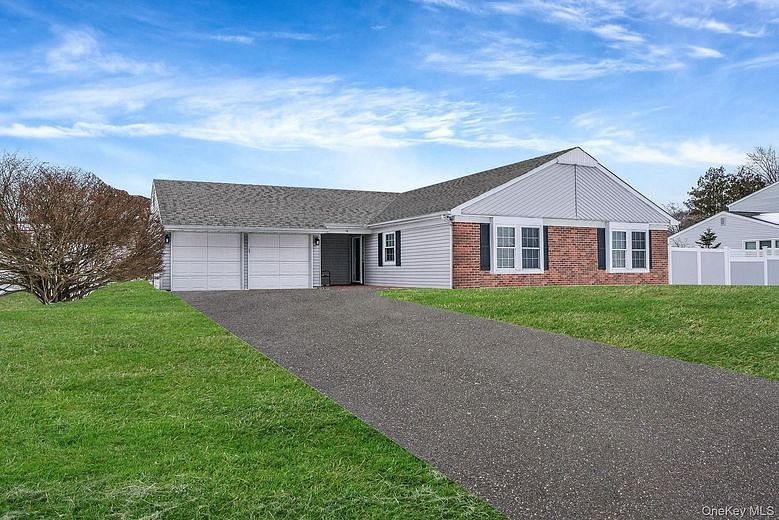 16 Magic Mountain Drive