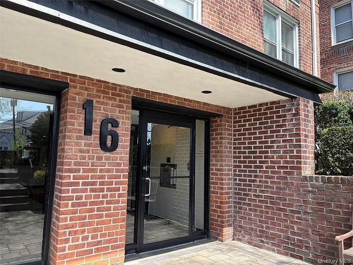16 Main Street #2Y
