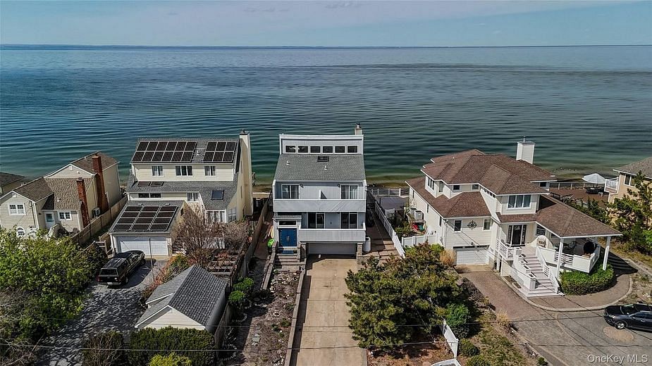 16 Makamah Beach Road