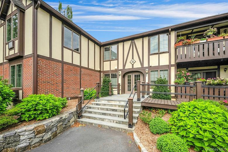 16 Manville Lane #2