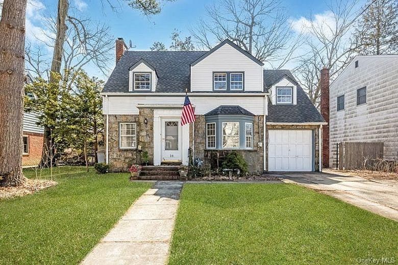 16 Margaret Boulevard