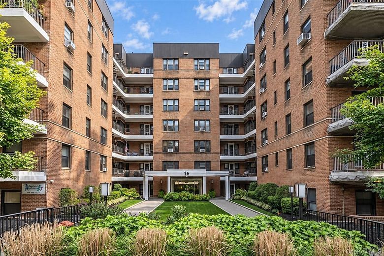 16 N Broadway #4J