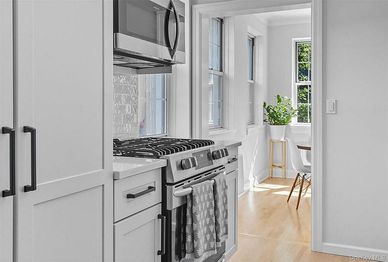 16 N Chatsworth Avenue #214