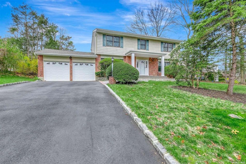 Image 1 of 36 for 16 Peppermill Ct in Long Island, Commack, NY, 11725