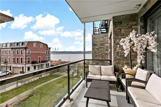 Image 1 of 13 for 16 Rivers Edge Drive #304 in Westchester, Tarrytown, NY, 10591
